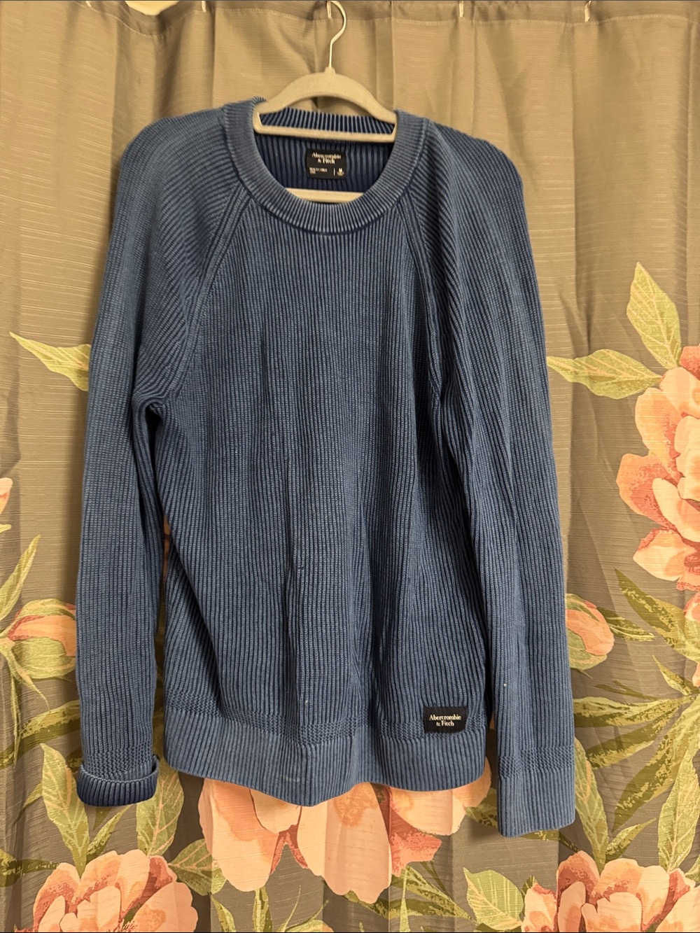 Abercrombie & Fitch Men's Navy Ribbed Crewneck Sweater